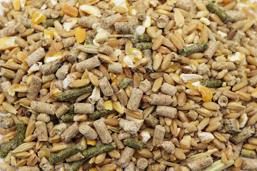 خوراک مخلوط مرغی